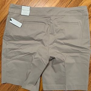 Dana Buchman size 2x Bermuda shorts. NWT